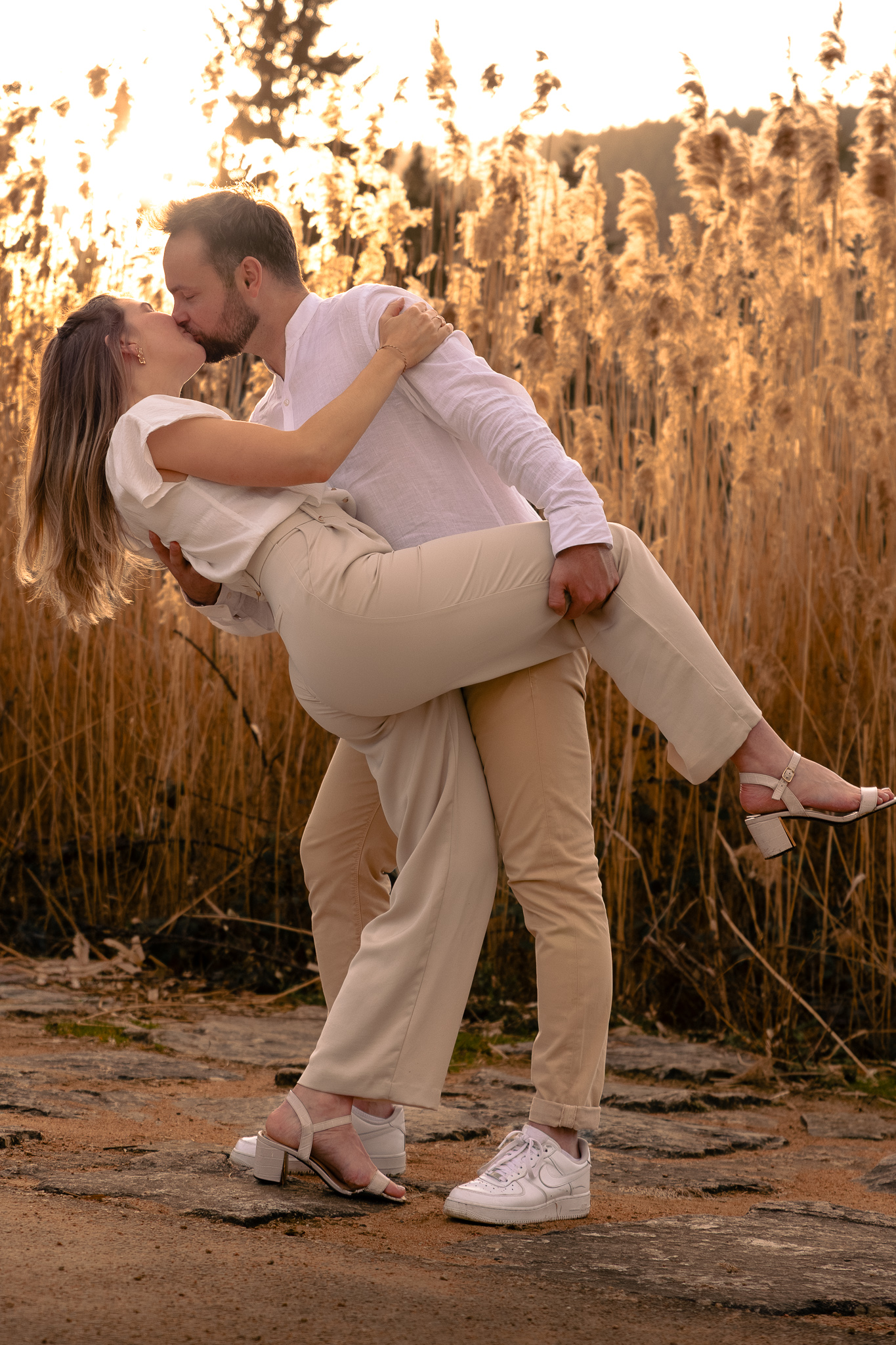 Couple se faisant un baisé
